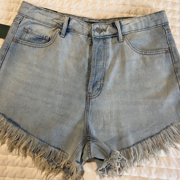 Ripped Jeans shorts - Picture 2 of 4